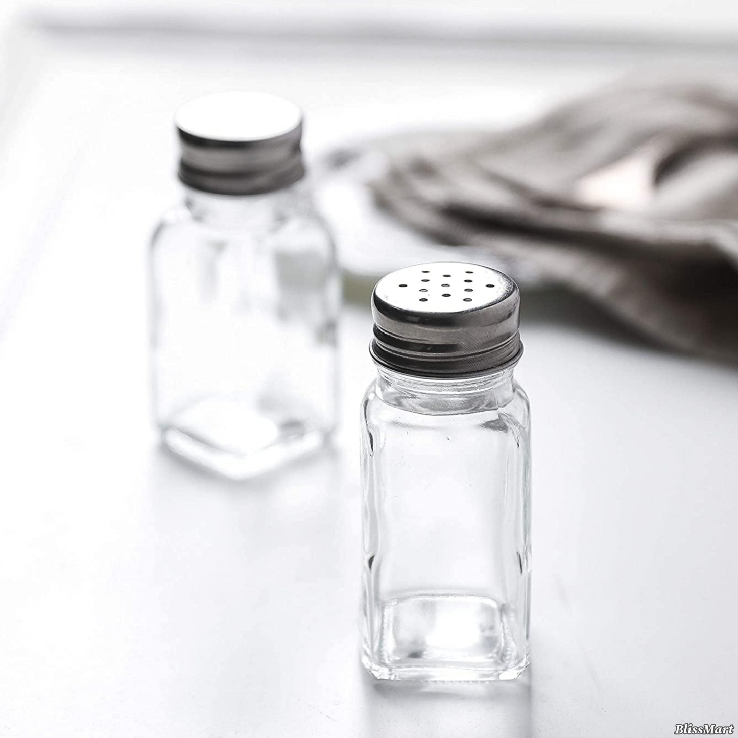 Salt and Pepper Glass Shakers Pots Set Dispenser Storage Cruet Mason Jars x2